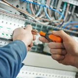 Electrician si instalator instalatii tehnico-sanitare